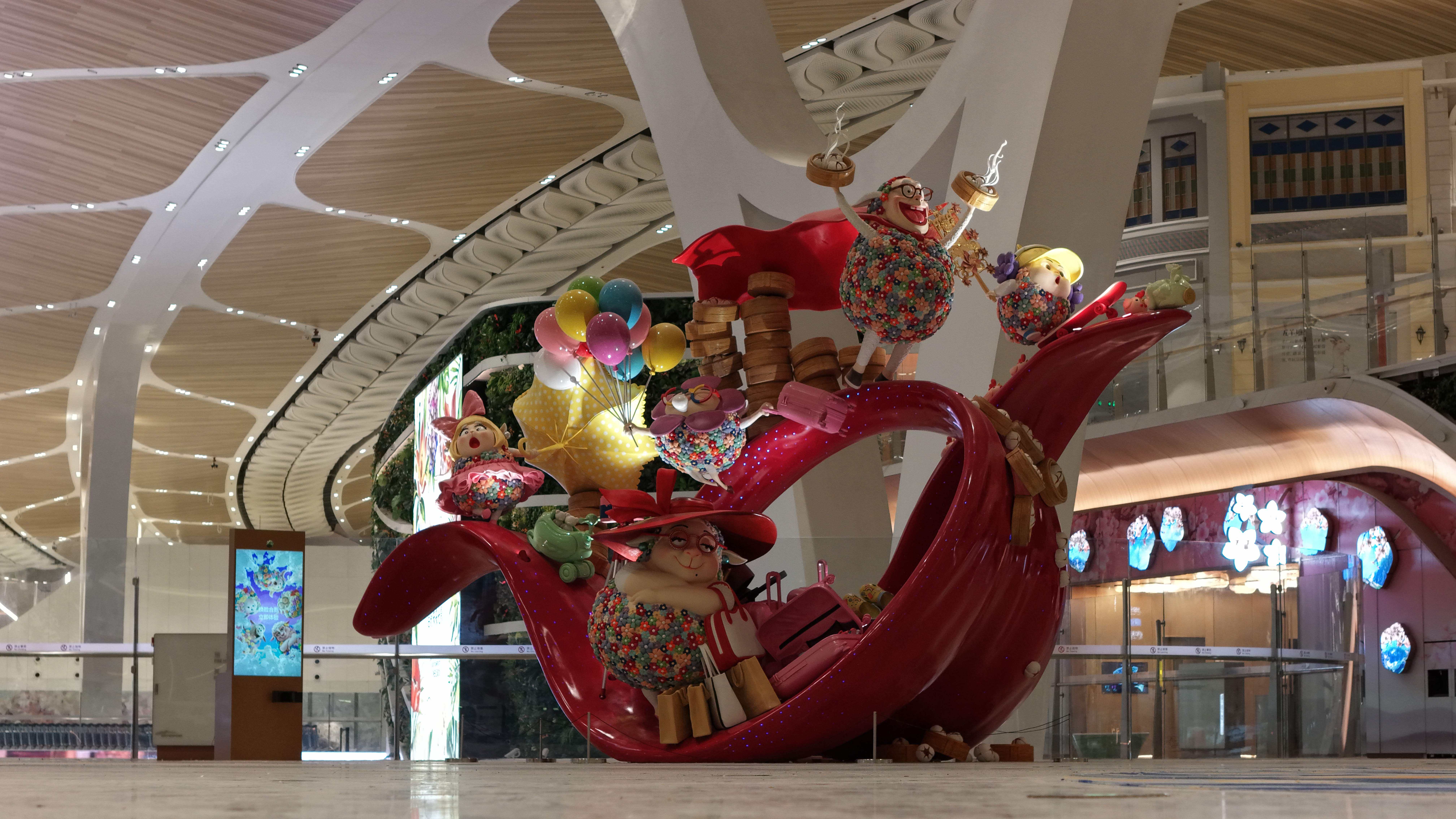 由广州美术学院集美公司与中央美术学院联手打造的广州白云国际机场T3航站楼公共艺术项目正式亮相(图6)