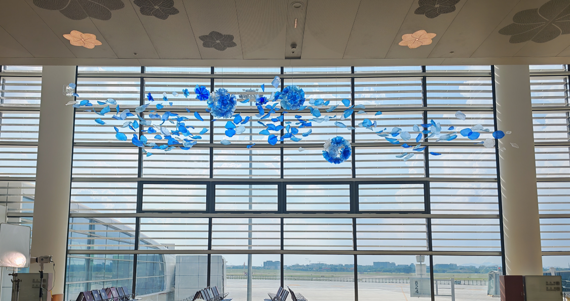 由广州美术学院集美公司与中央美术学院联手打造的广州白云国际机场T3航站楼公共艺术项目正式亮相(图12)