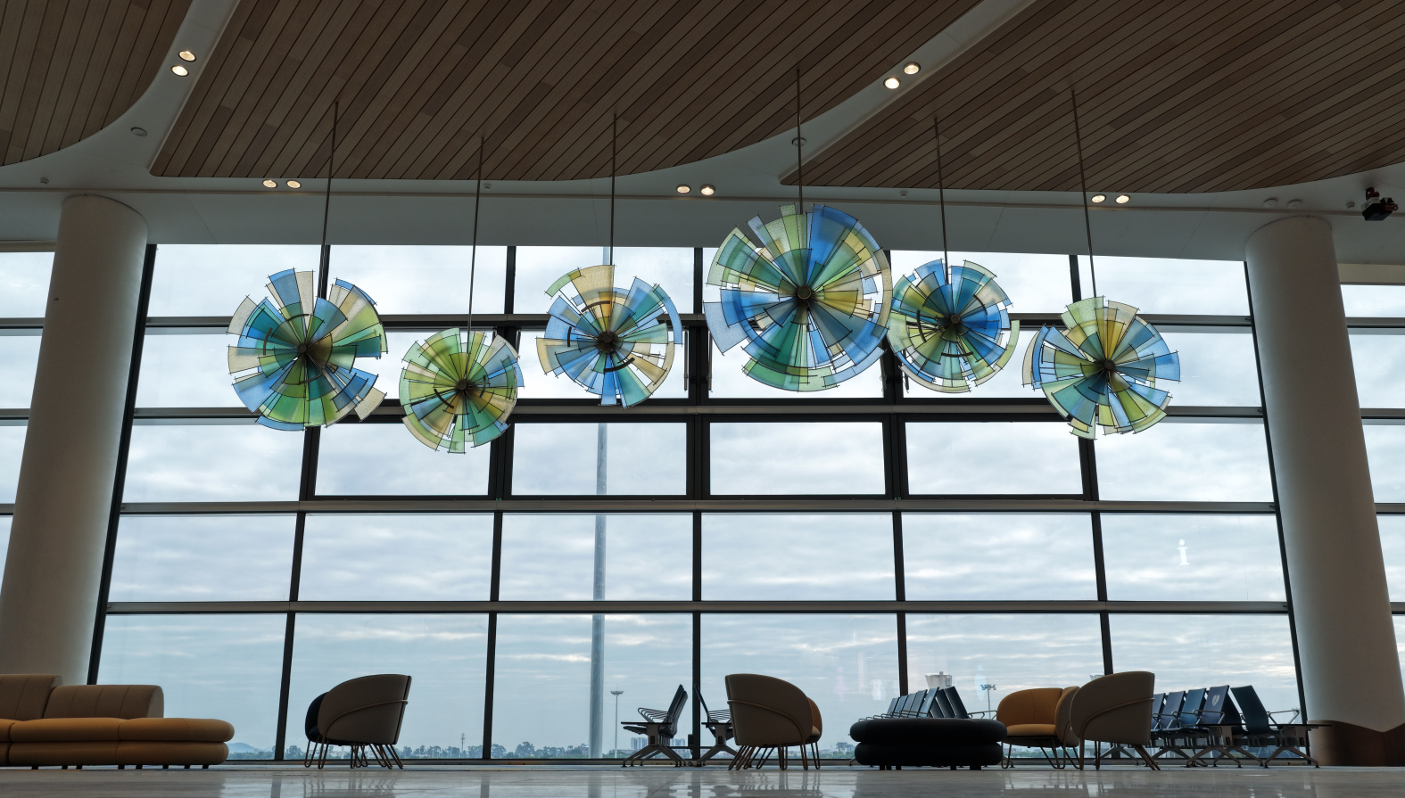 由广州美术学院集美公司与中央美术学院联手打造的广州白云国际机场T3航站楼公共艺术项目正式亮相(图11)